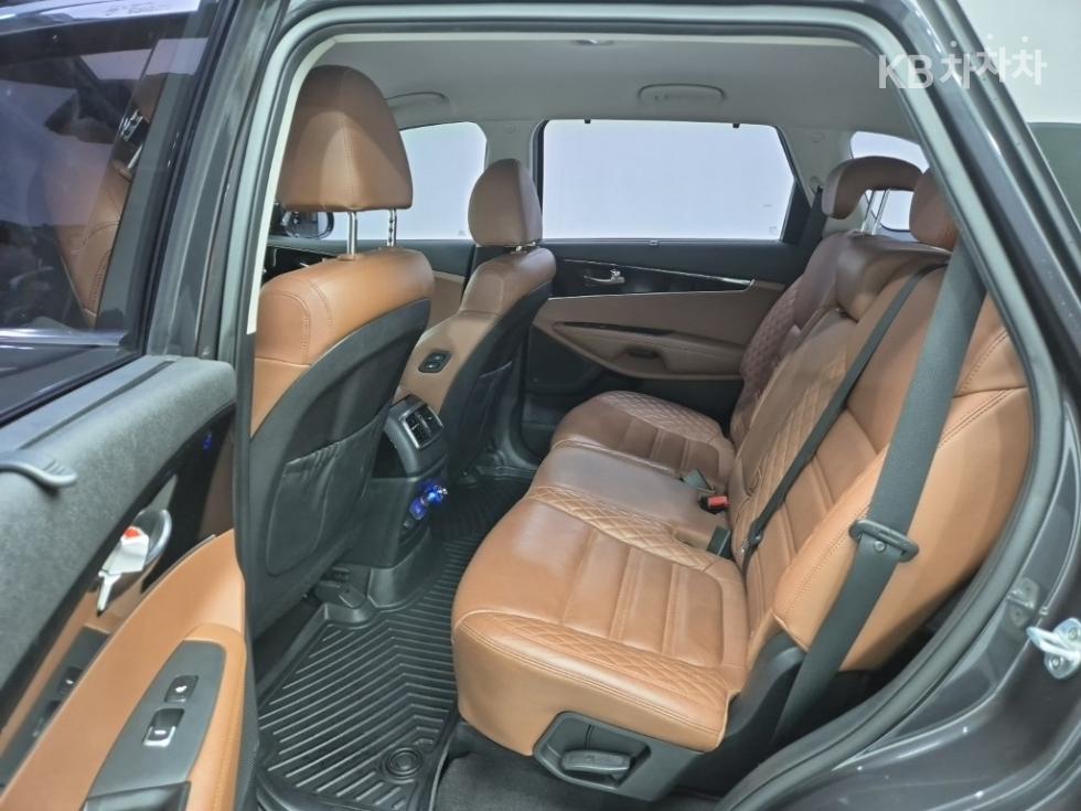 Kia Sorento — miniaturë 12
