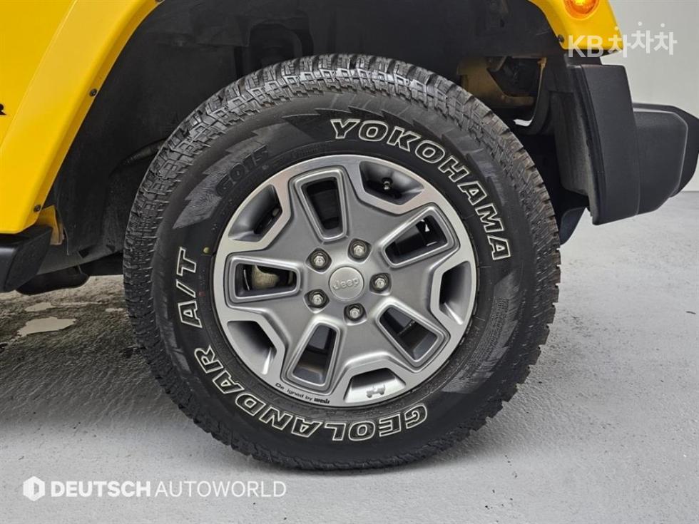 Jeep Wrangler — miniaturë 5