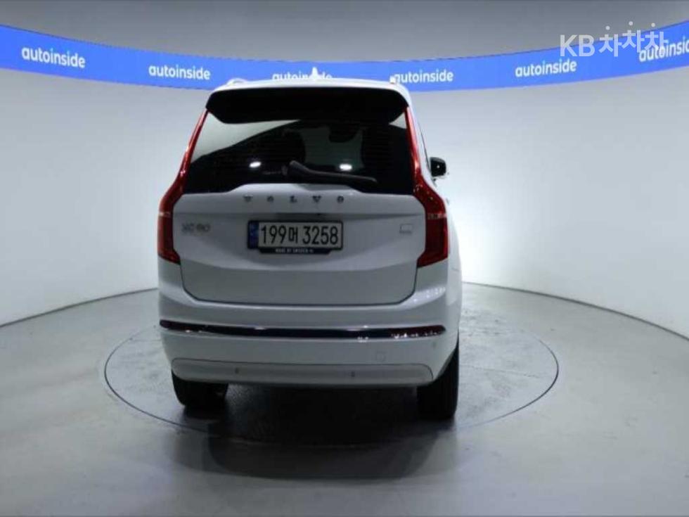 Volvo XC90 — miniaturë 4