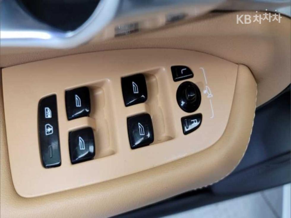 Volvo XC90 — miniaturë 7