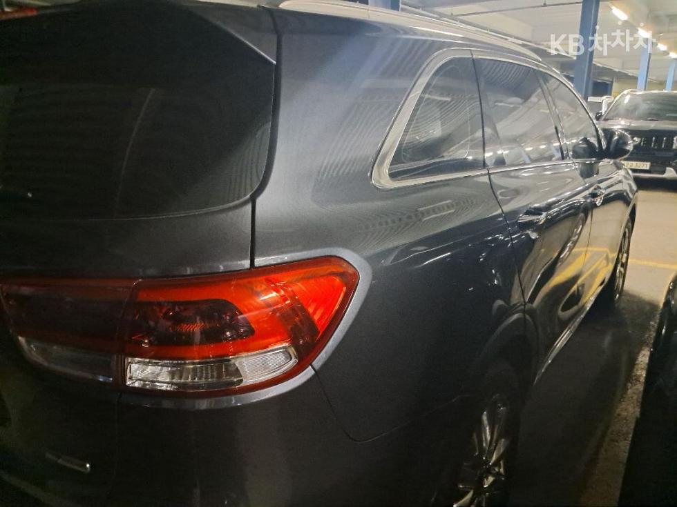 Kia Sorento — miniaturë 4