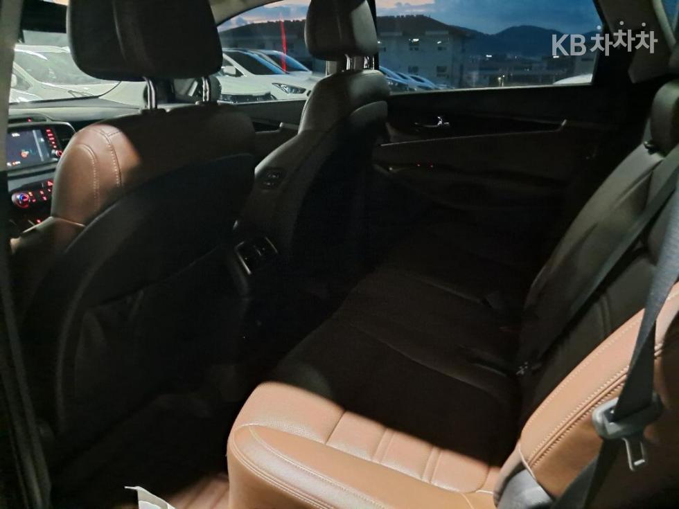 Kia Sorento — miniaturë 11
