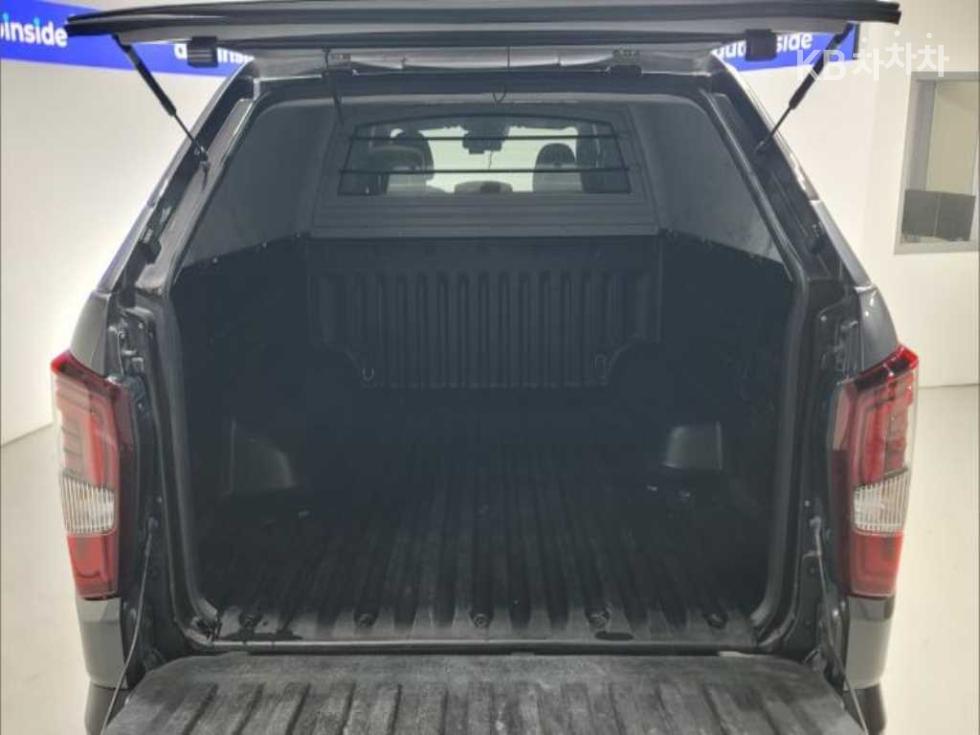 SsangYong Rexton — miniaturë 17