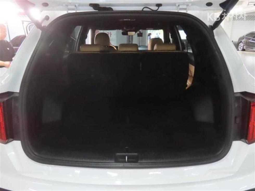 Kia Sorento — miniaturë 18