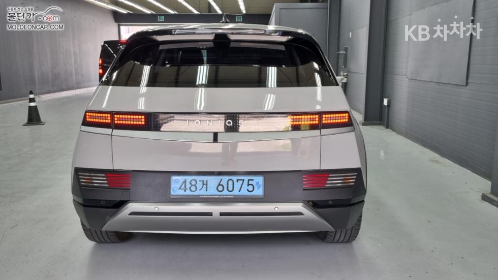 Hyundai IONIQ 5 — miniaturë 4
