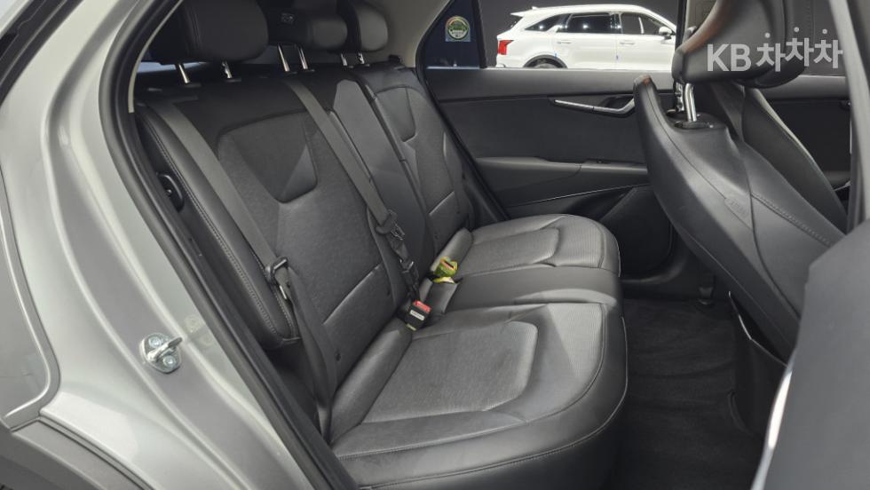 Kia Niro — miniaturë 18