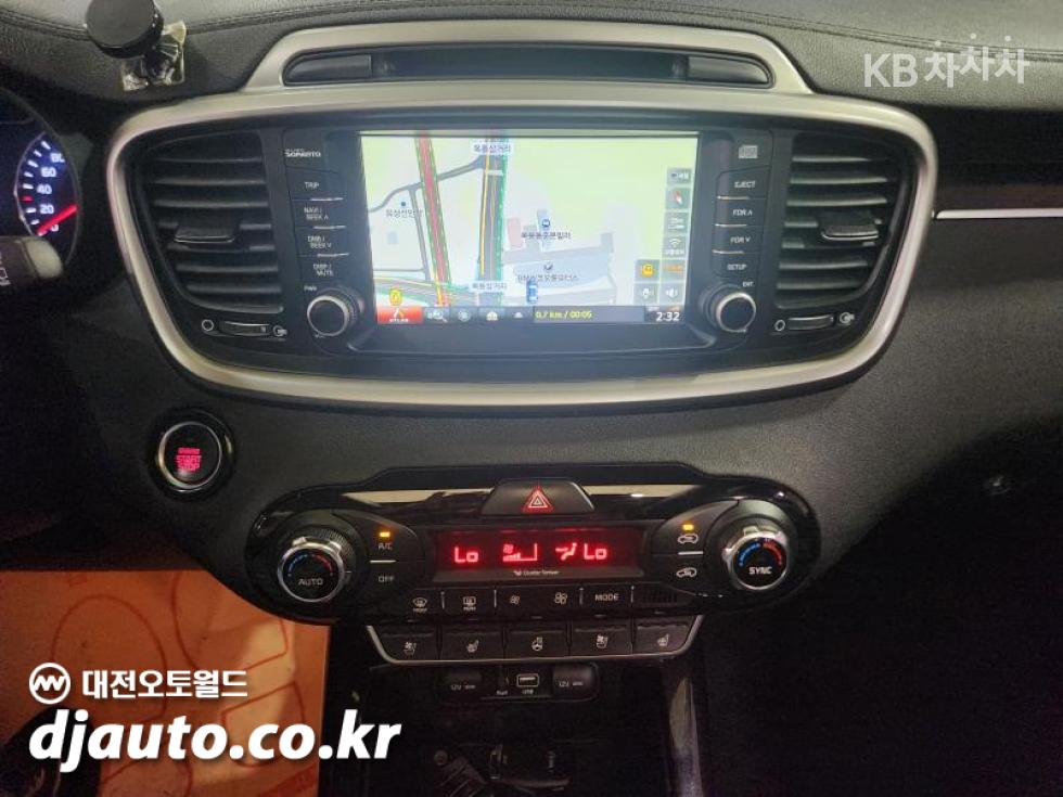 Kia Sorento — miniaturë 9