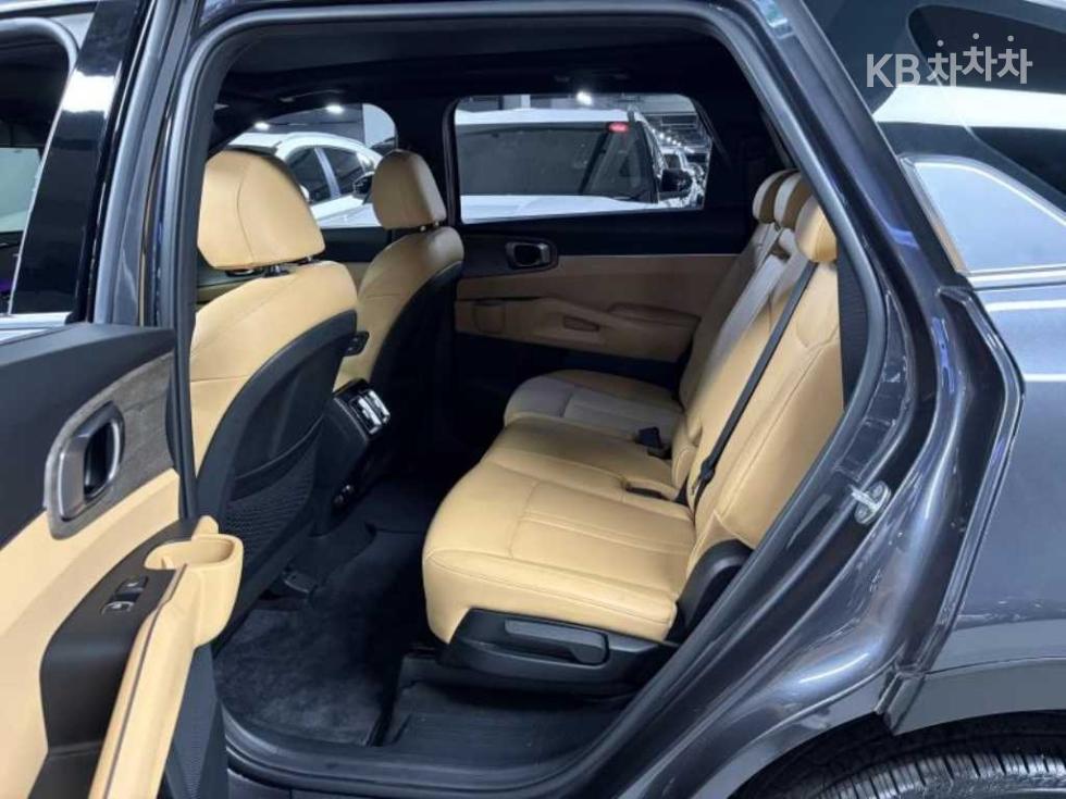 Kia Sorento — miniaturë 13