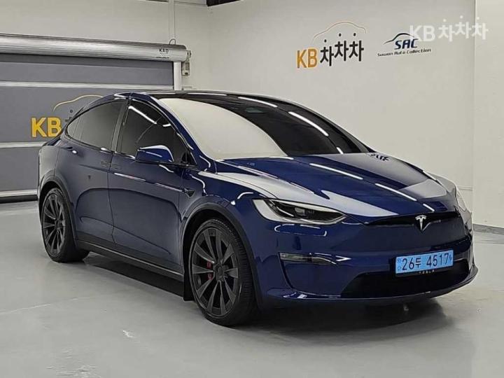 Tesla Model X — miniaturë 4