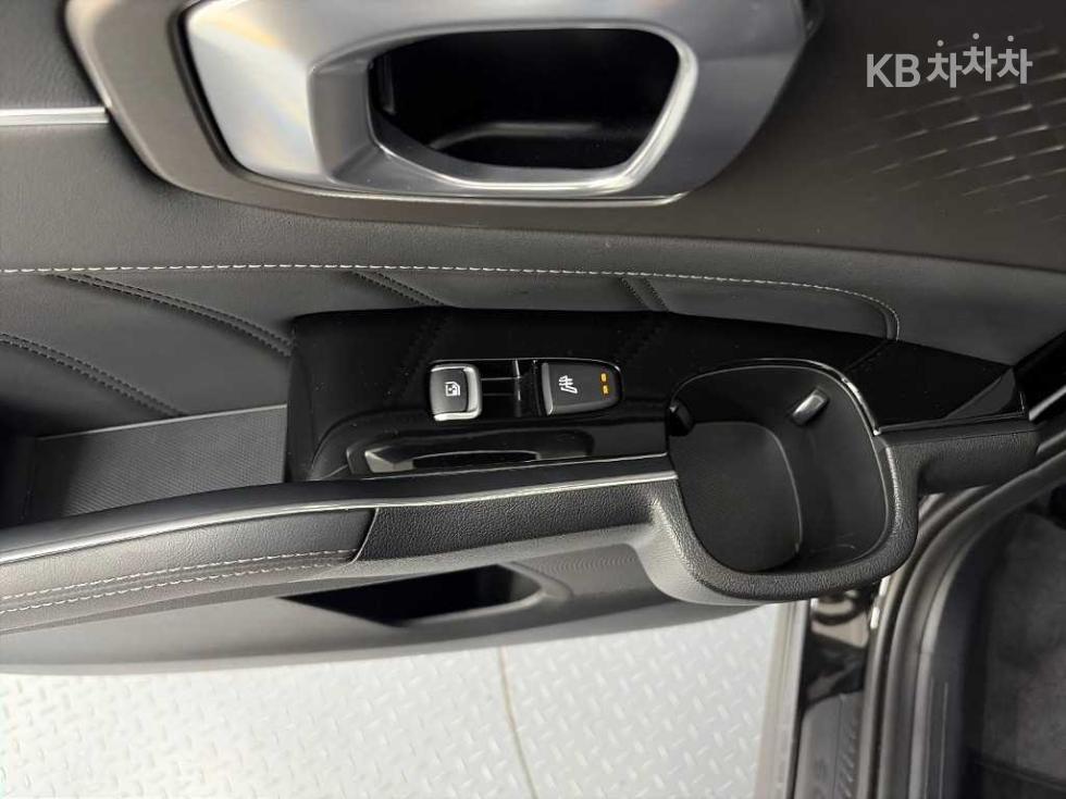 Kia Sorento — miniaturë 13