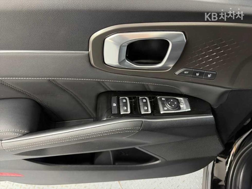 Kia Sorento — miniaturë 17