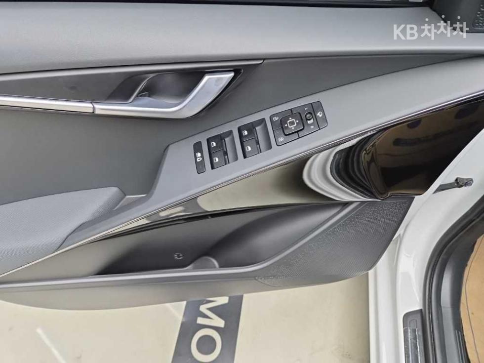 Kia Niro — miniaturë 11