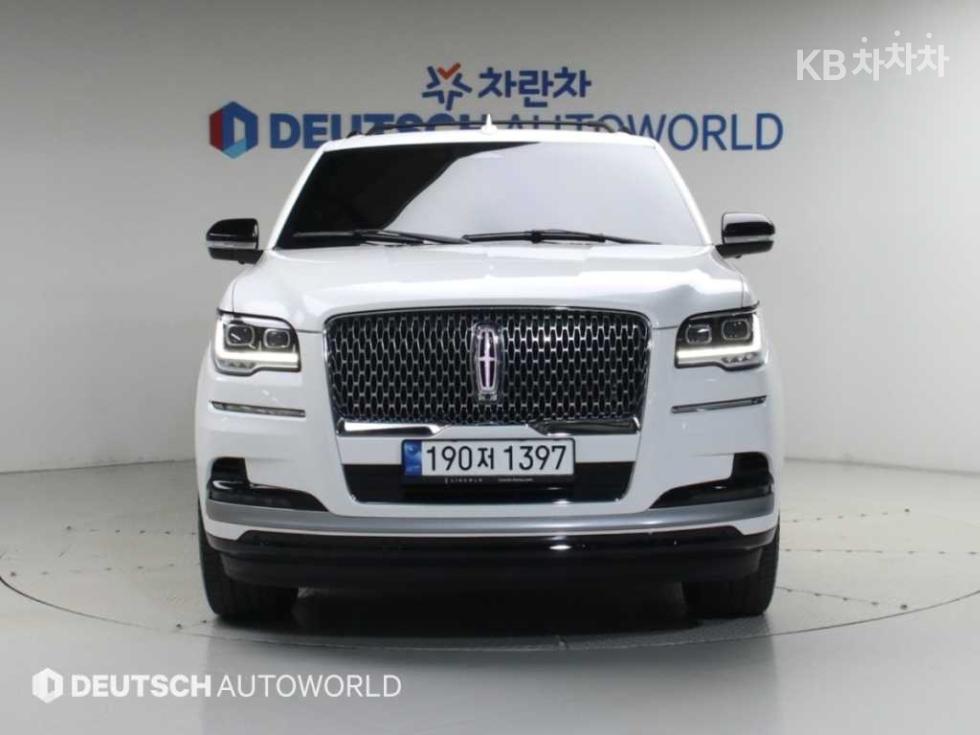 Lincoln Navigator — miniaturë 3
