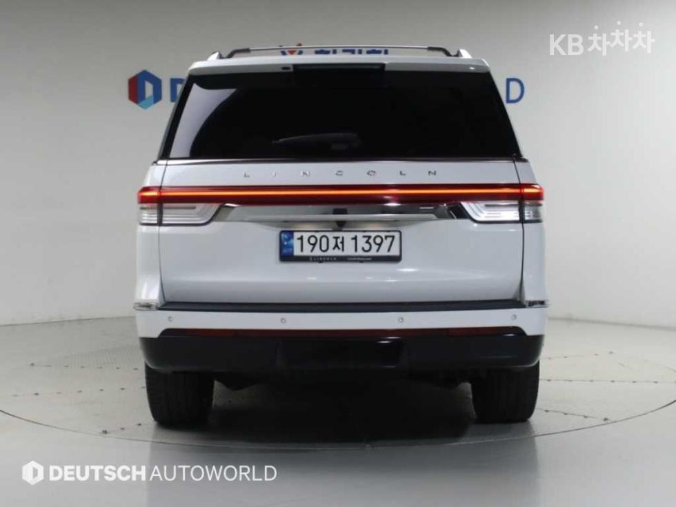 Lincoln Navigator — miniaturë 4