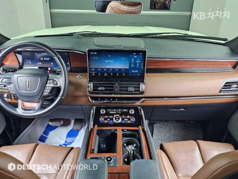Lincoln Navigator — miniaturë 7