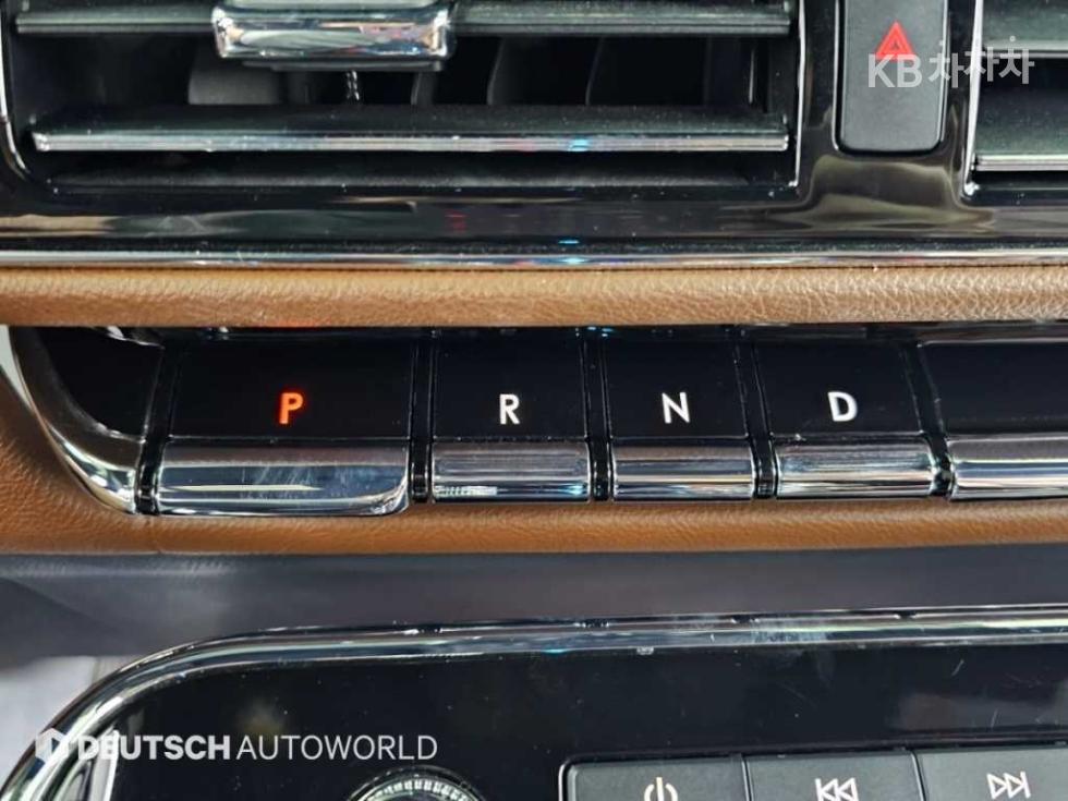 Lincoln Navigator — miniaturë 9