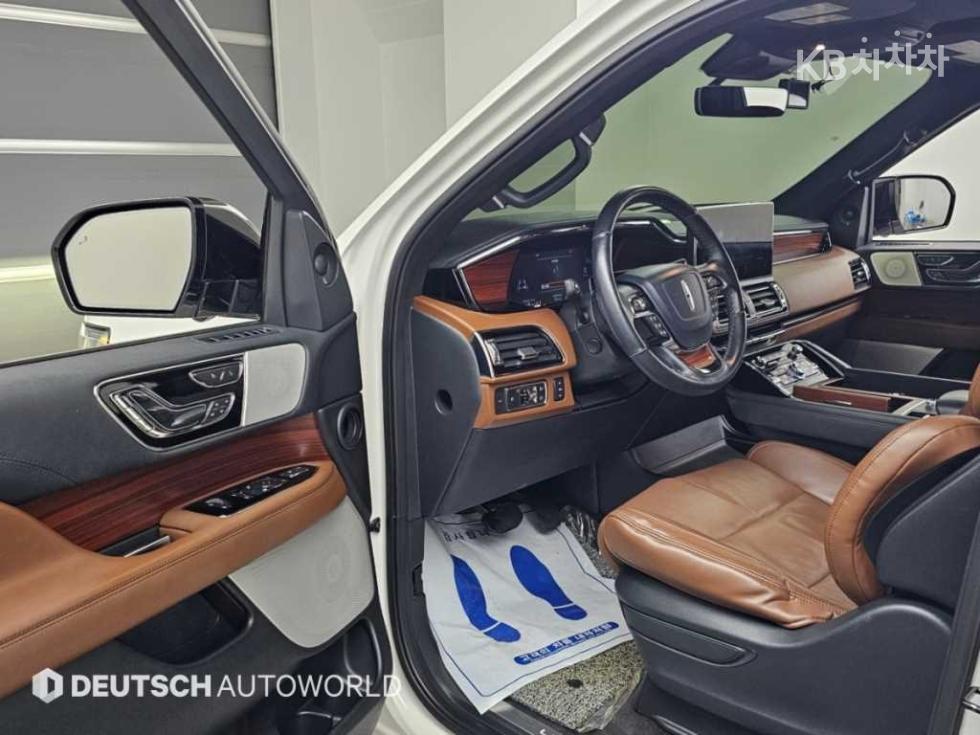 Lincoln Navigator — miniaturë 11
