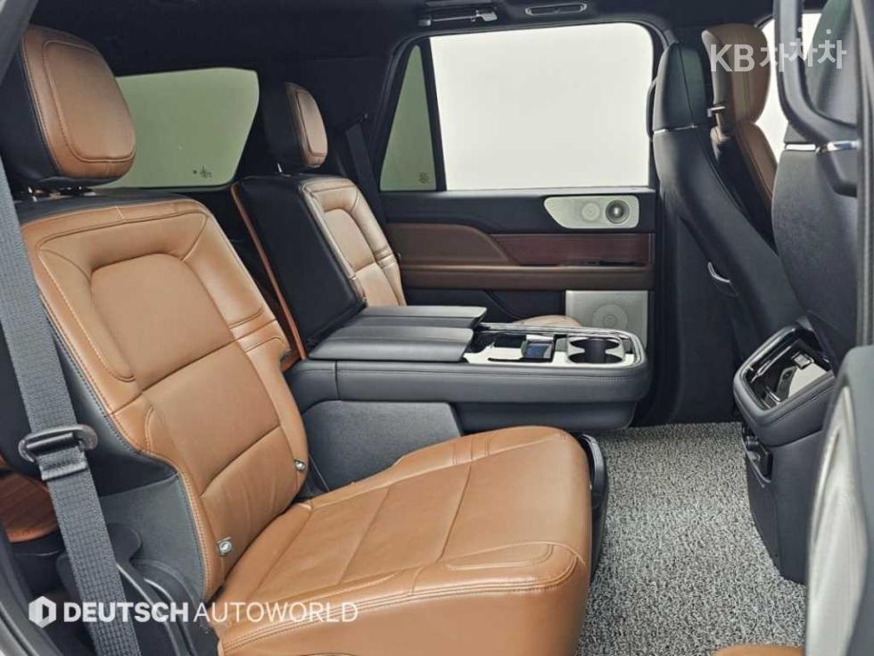 Lincoln Navigator — miniaturë 12