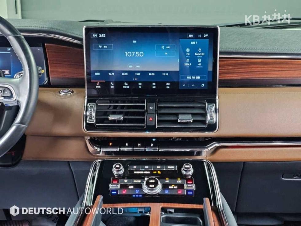 Lincoln Navigator — miniaturë 14