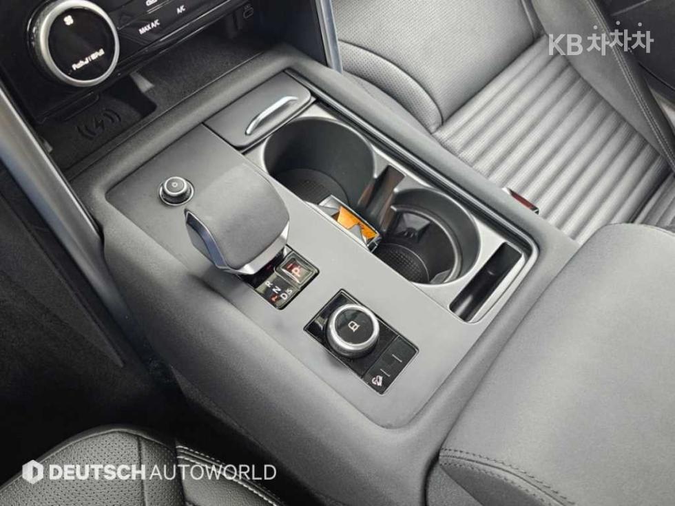 Land Rover Discovery — miniaturë 9