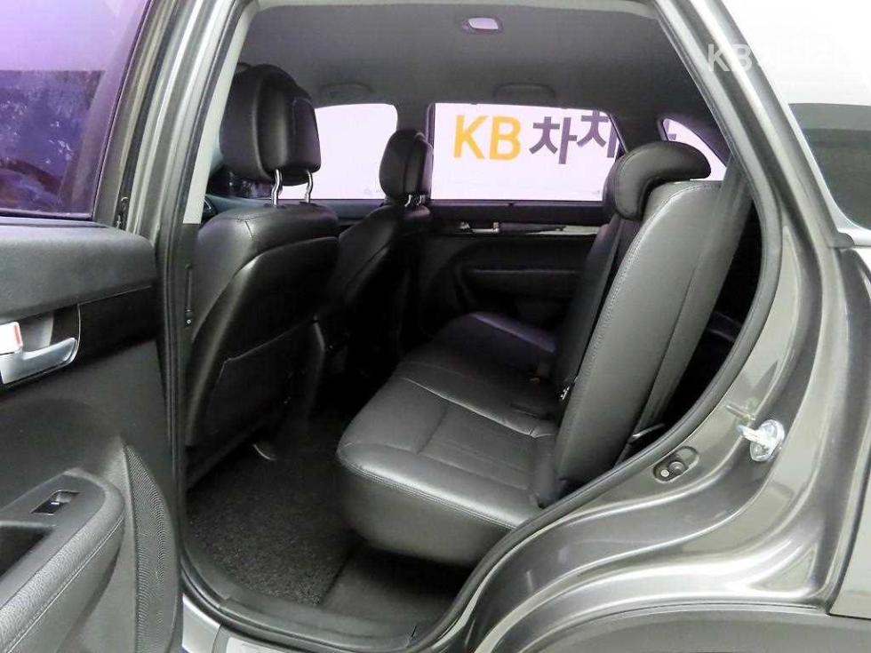 Kia Sorento — miniaturë 13