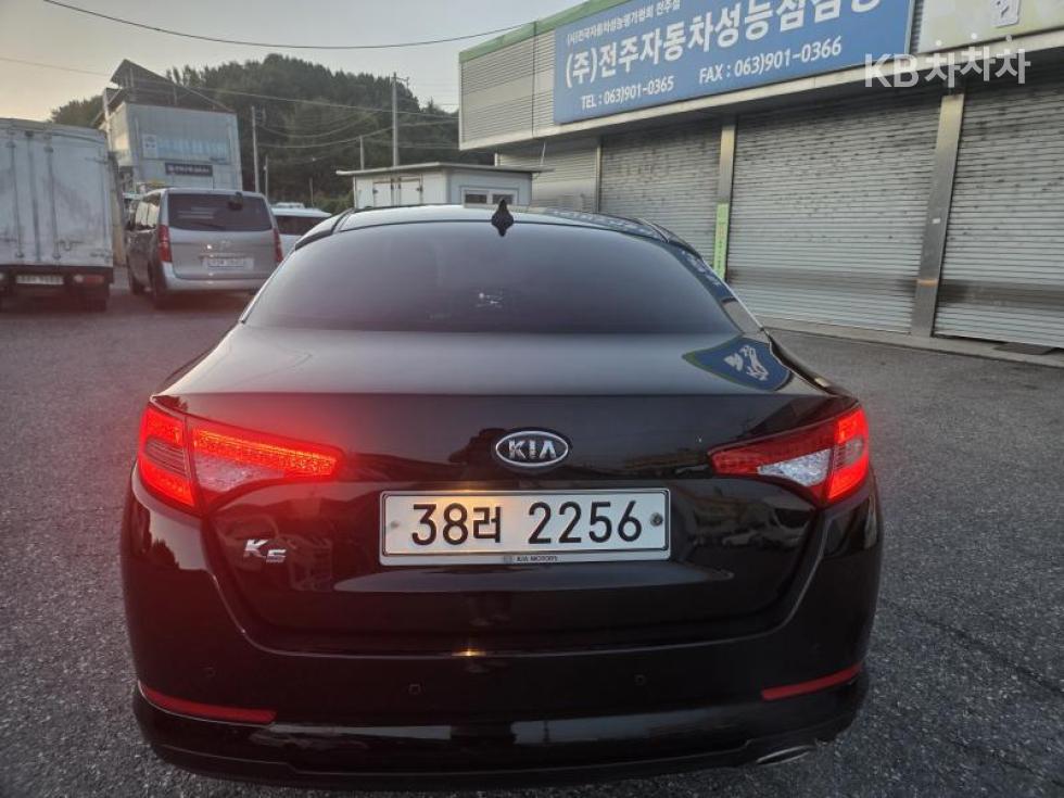 Kia K5 — miniaturë 5