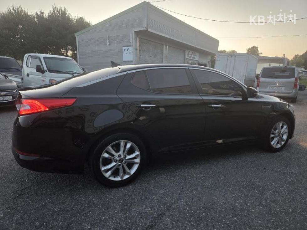 Kia K5 — miniaturë 7