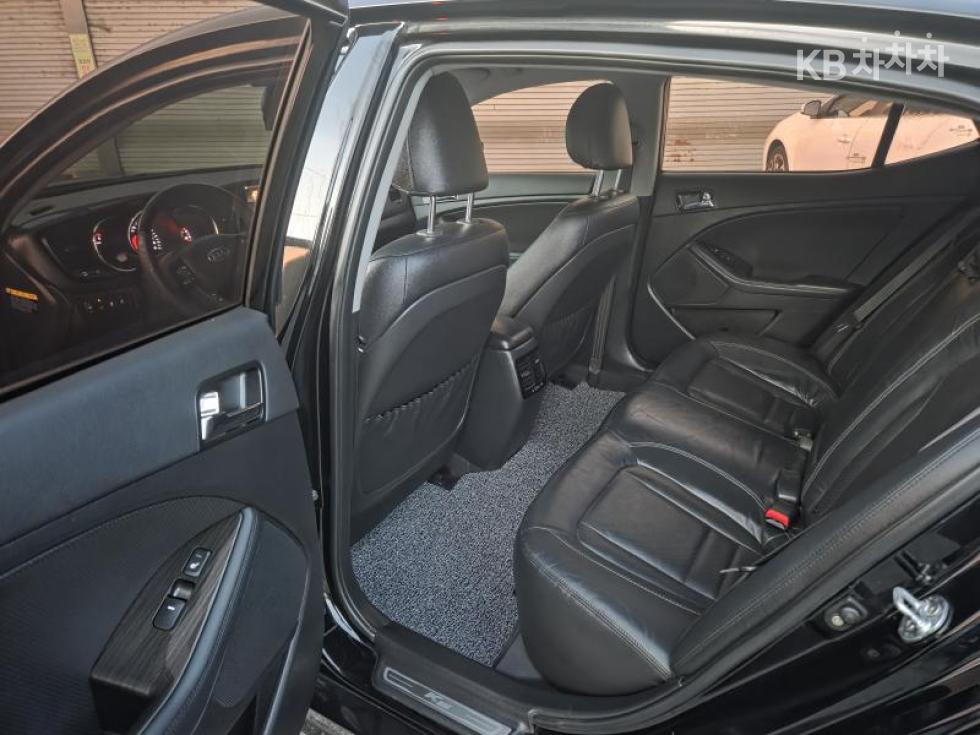 Kia K5 — miniaturë 9