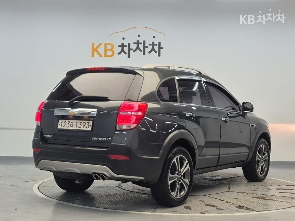Chevrolet Captiva — miniaturë 3