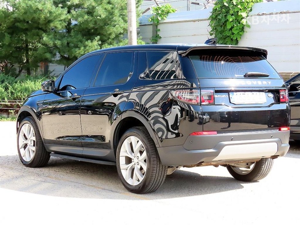 Land Rover Discovery Sport — miniaturë 3