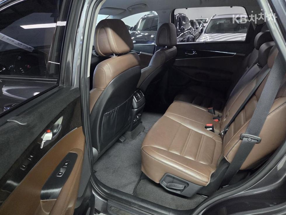 Kia Sorento — miniaturë 12