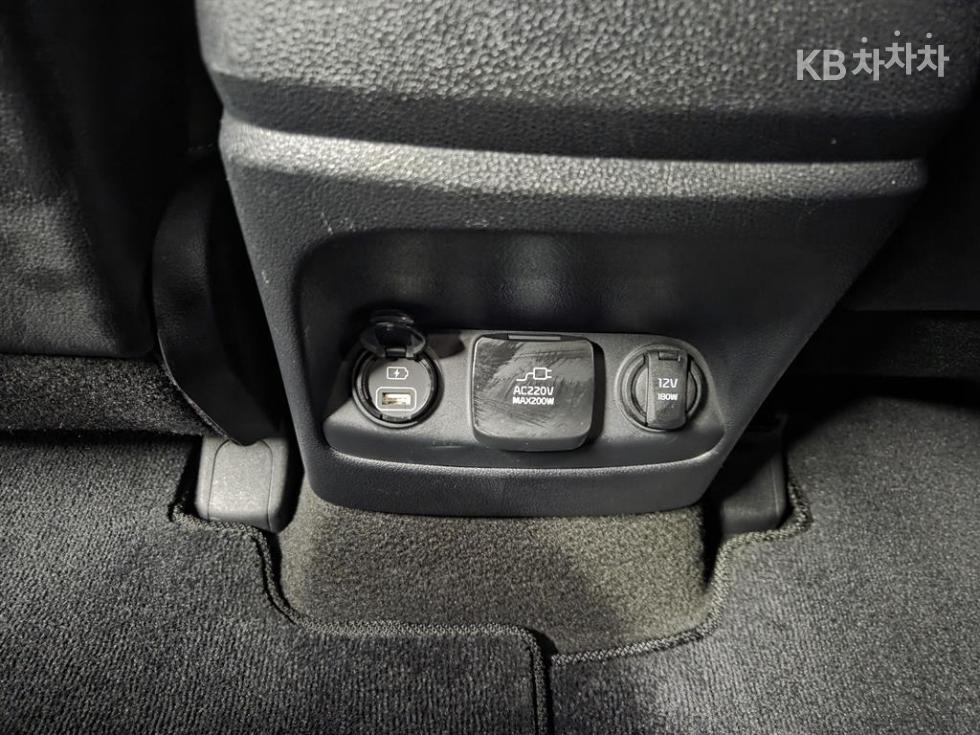 Kia Sorento — miniaturë 13