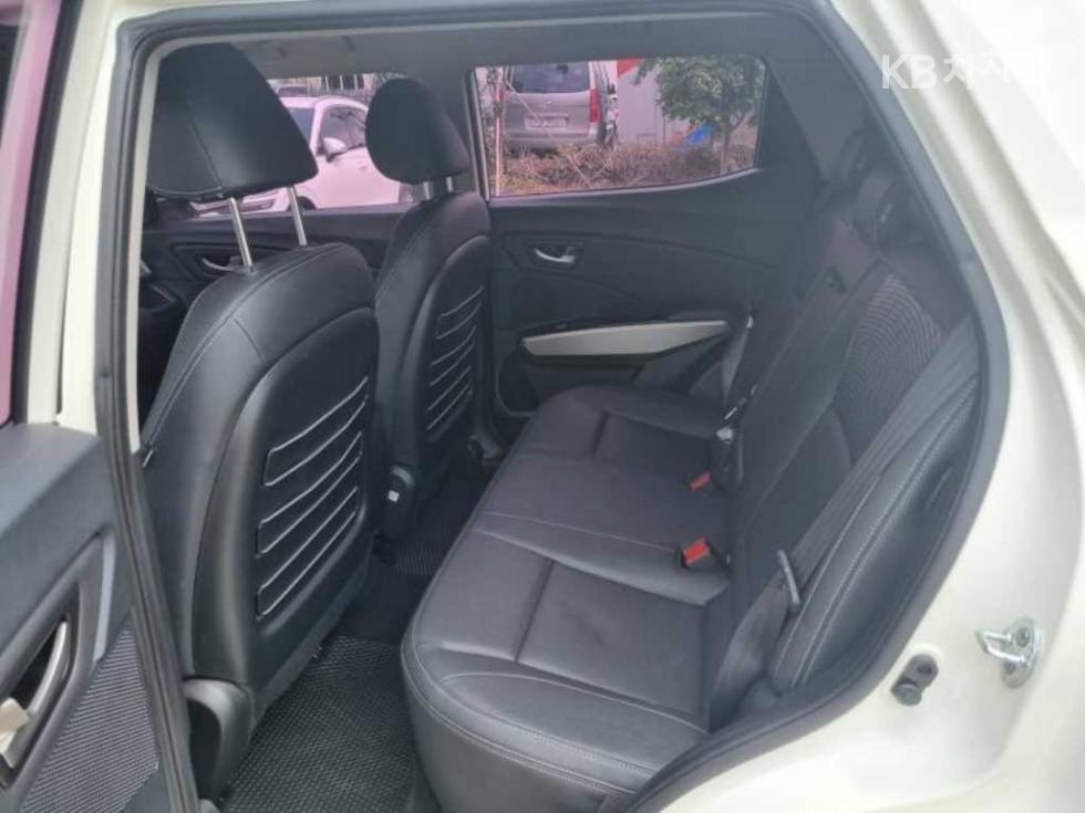SsangYong Tivoli — miniaturë 9
