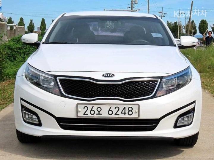 Kia K5 2.0 lpi  deluxe — foto 1