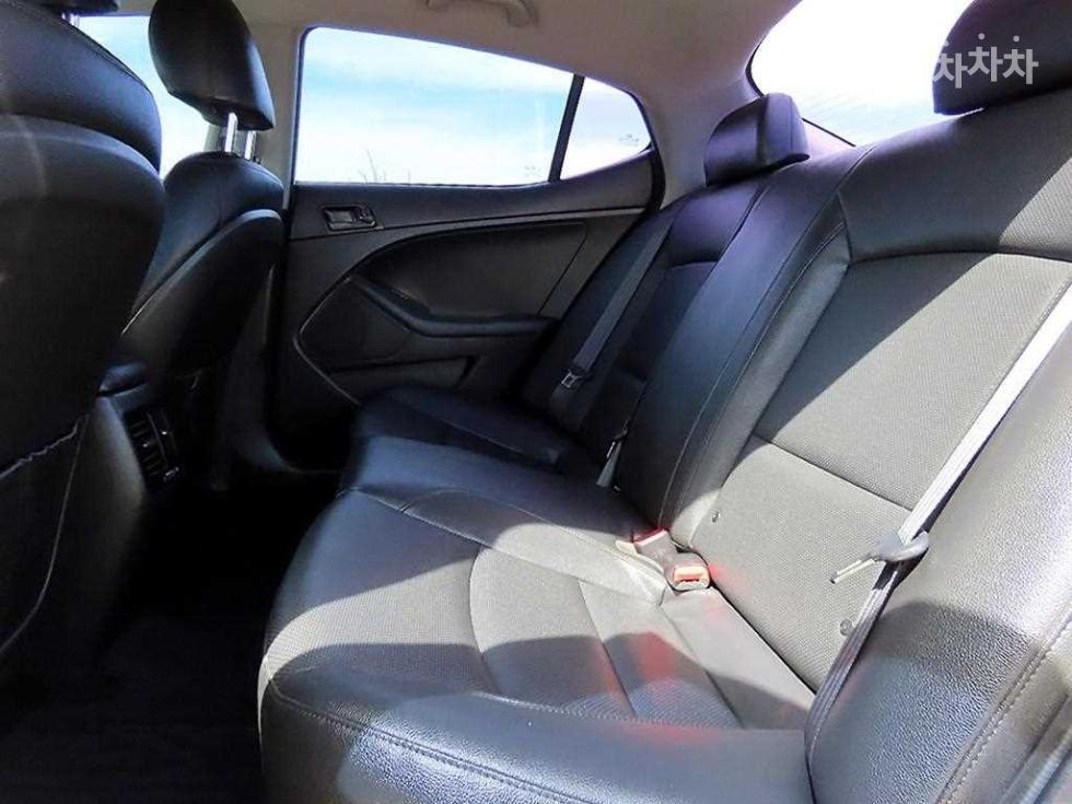 Kia K5 — miniaturë 6