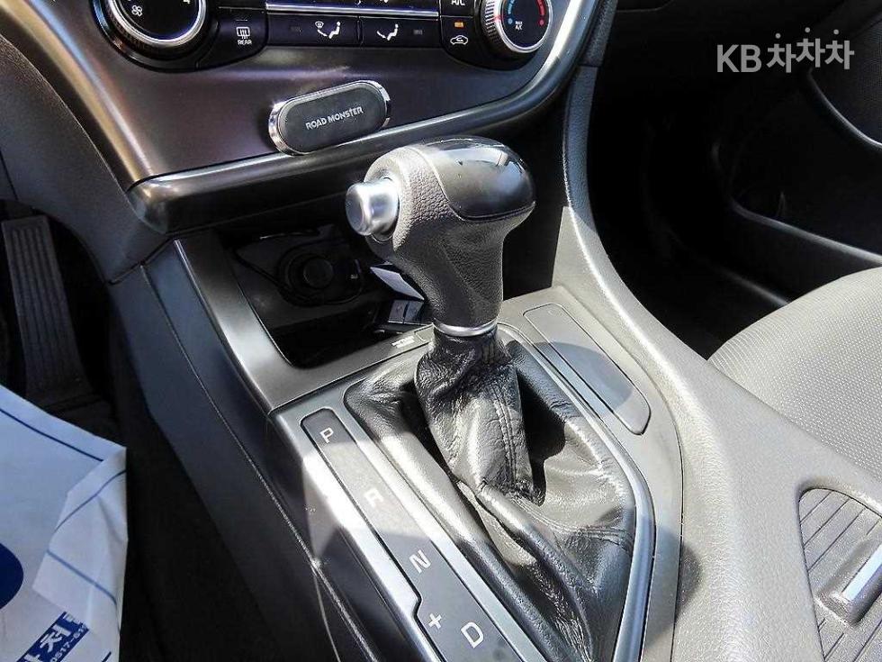 Kia K5 — miniaturë 11