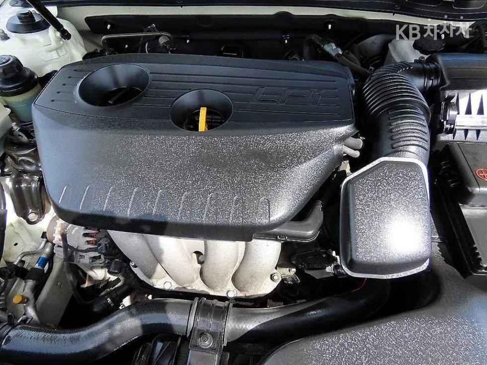 Kia K5 — miniaturë 18
