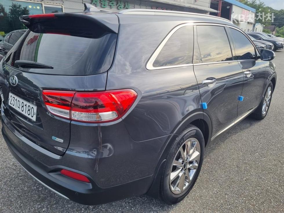 Kia Sorento — miniaturë 4