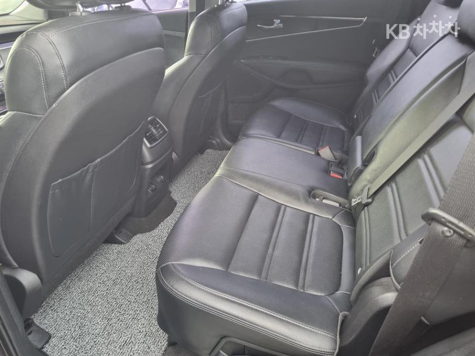Kia Sorento — miniaturë 18