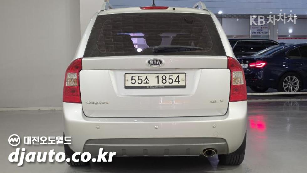 Kia Carens — miniaturë 5