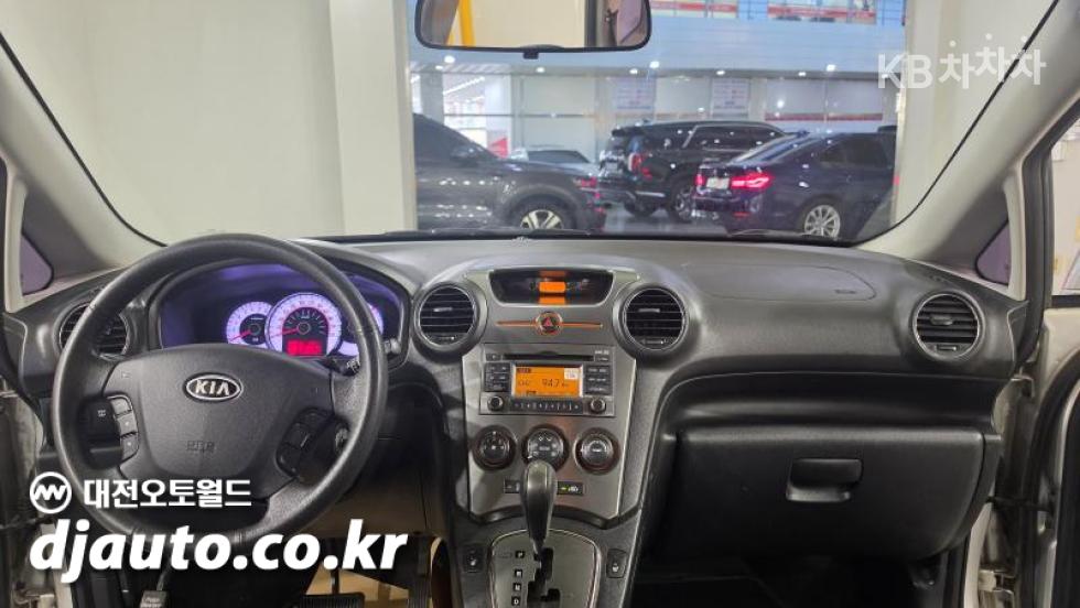 Kia Carens — miniaturë 7
