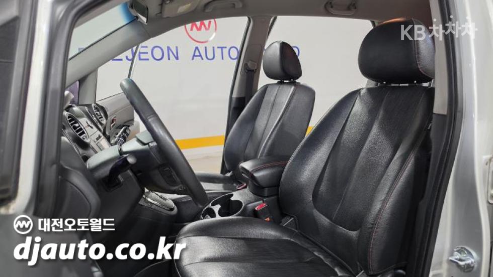 Kia Carens — miniaturë 8