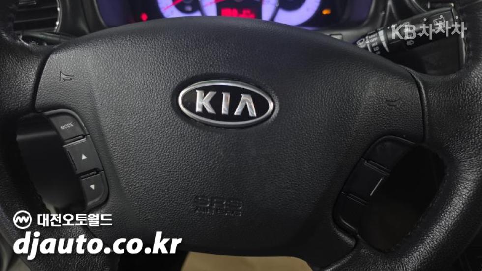Kia Carens — miniaturë 11