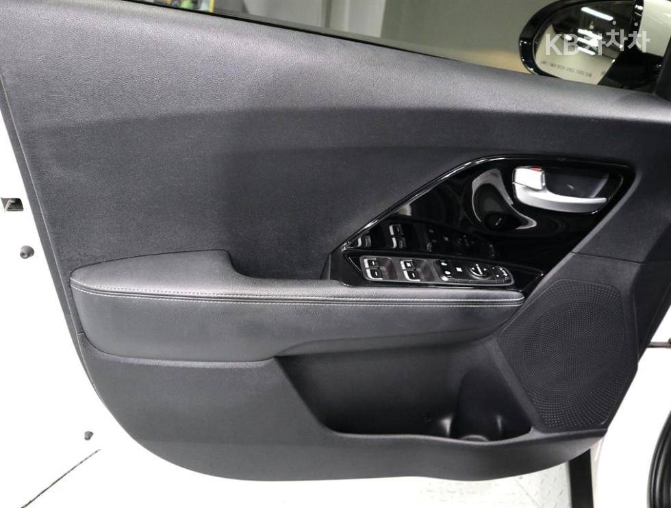 Kia Niro — miniaturë 8