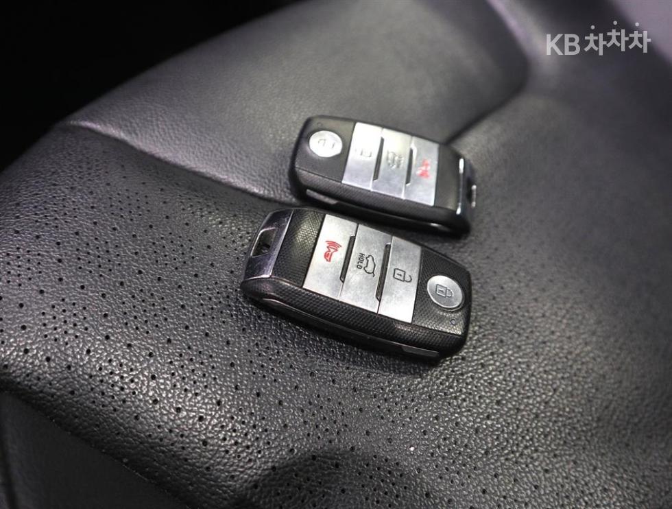 Kia Niro — miniaturë 15