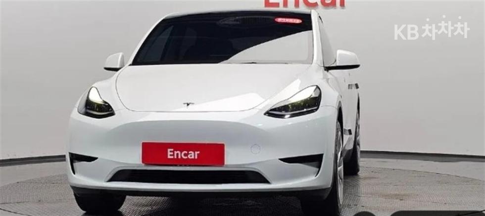 Tesla Model Y — miniaturë 3