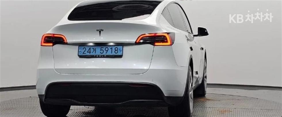 Tesla Model Y — miniaturë 4
