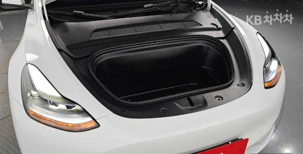 Tesla Model Y — miniaturë 8