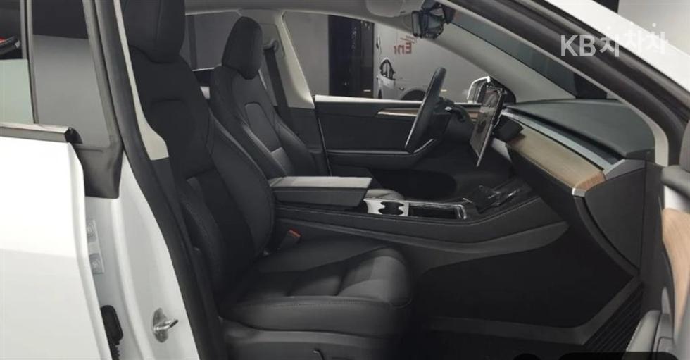 Tesla Model Y — miniaturë 13
