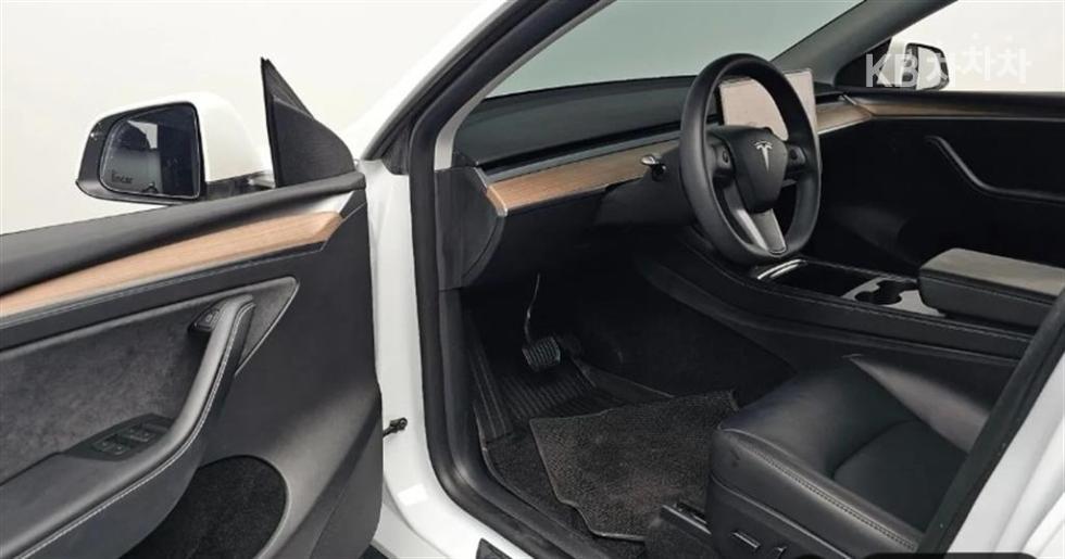 Tesla Model Y — miniaturë 15